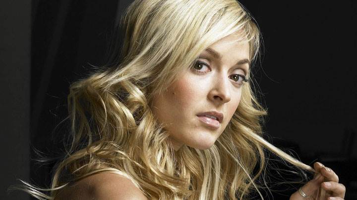 Fearne Cotton Golden Hairs Side Face Photoshoot